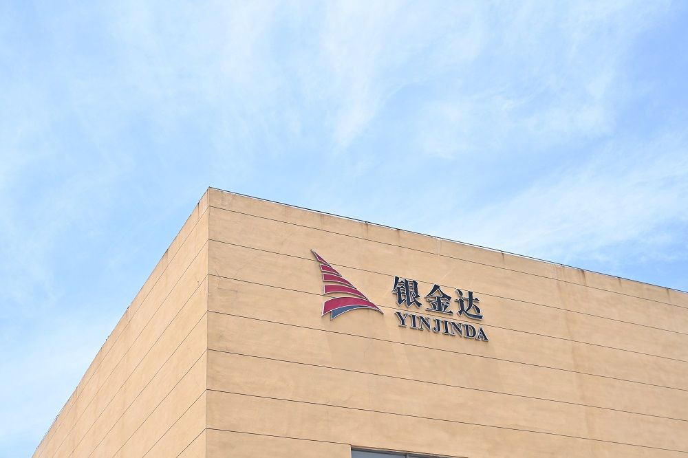 《河南日报》联合《大河财立方》刊文凯发董事长闫银凤《这些豫企相当潮丨河南凯发控股集团有限公司：如何将“一米宽”做到“千米深”》专题访谈